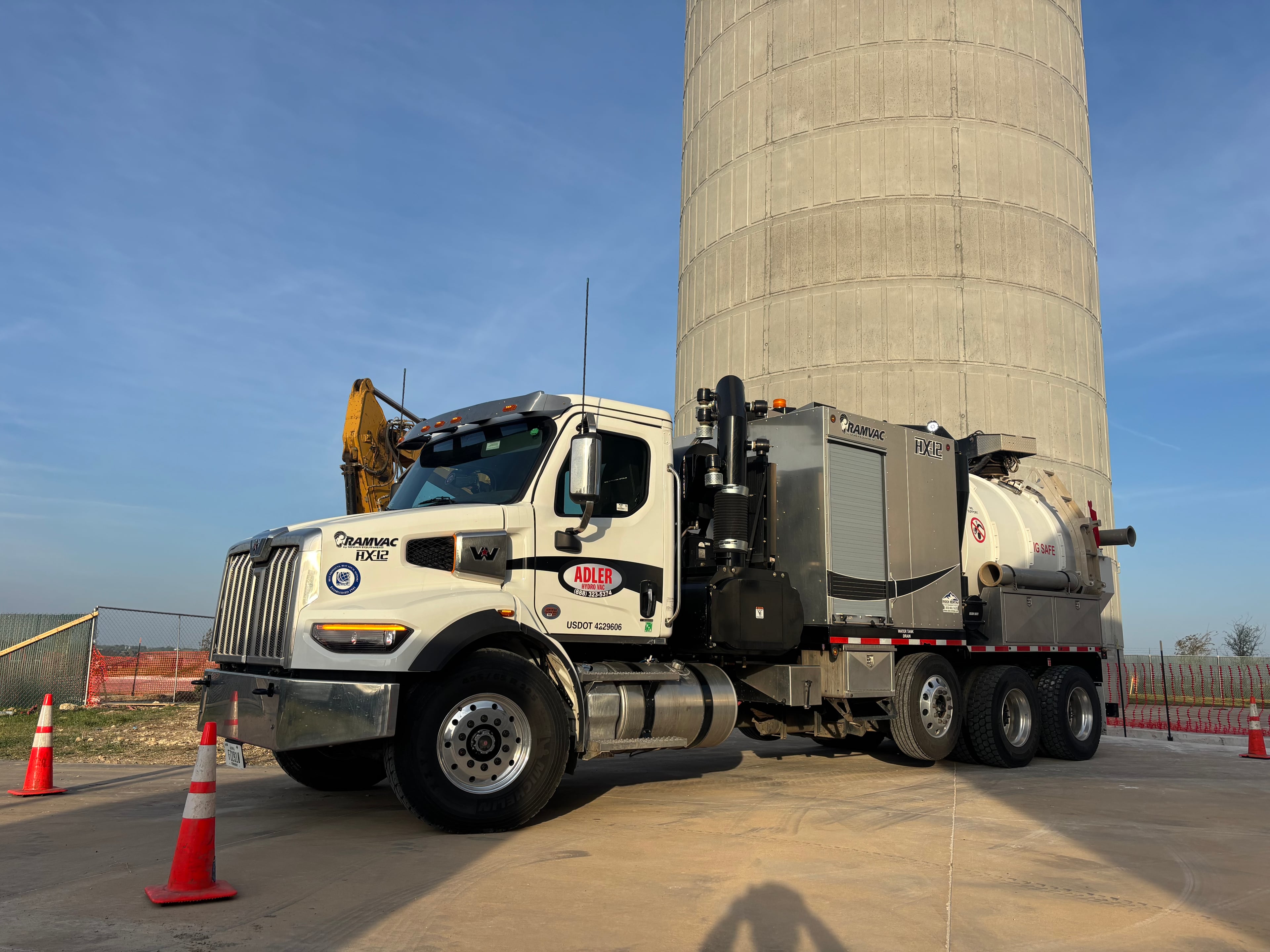 Adler Hydrovac - Photo 1